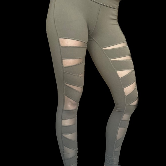 Lululemon leggings, size4, camo green - Picture 2 of 5